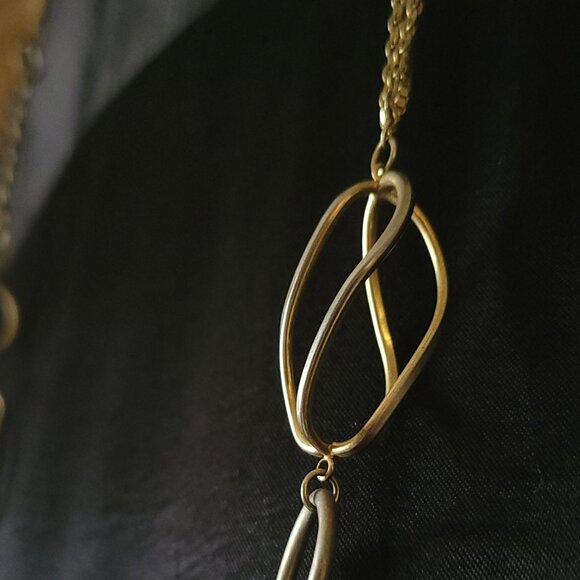 GUESS 37" Long Gold Link Multi Chain Necklace Costume Jewelry - Picture 5 of 6